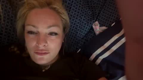 Snapshot of kay_la chatting on September 21, 2025, 11:45 am kay_la online show from September 21, 2025, 11:45 am