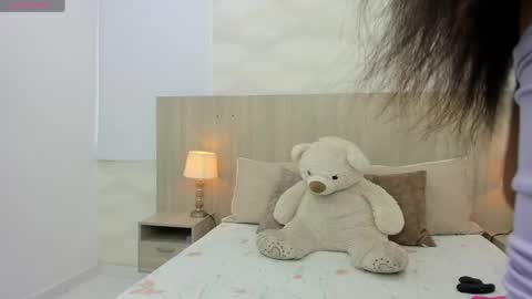   online show from October 17, 2025, 11:24 am