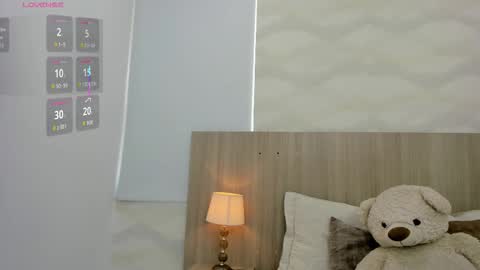   online show from October 19, 2025, 11:11 am