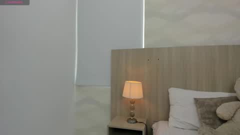   online show from November 10, 2025, 11:20 am