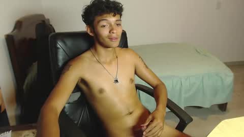 Snapshot of kayden1_ chatting on February 5, 2025, 6:59 pm KAYDEN HELP ME TO REACH 10 LIKES online show from February 5, 2025, 6:59 pm