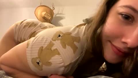 Snapshot of kaylaluvv07 chatting on February 9, 2026, 2:04 am kaylaluvv07 online show from February 9, 2026, 2:04 am