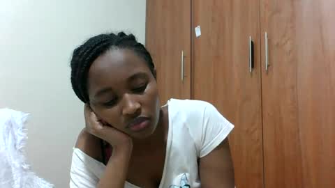 kaylar online show from July 25, 2026, 8:06 pm