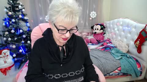 kaylesmoll online show from December 28, 2024, 1:29 am