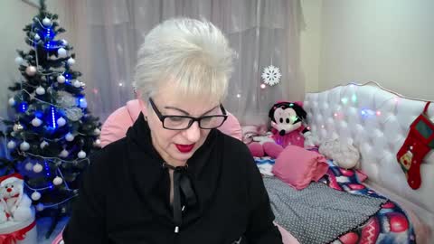 kaylesmoll online show from December 29, 2024, 5:31 am