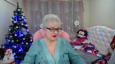 kaylesmoll online show from January 11, 2025, 10:51 pm
