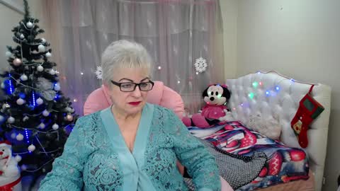 kaylesmoll online show from January 16, 2025, 1:27 am