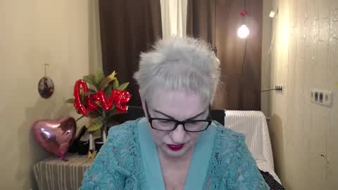 kaylesmoll online show from February 15, 2025, 11:47 pm
