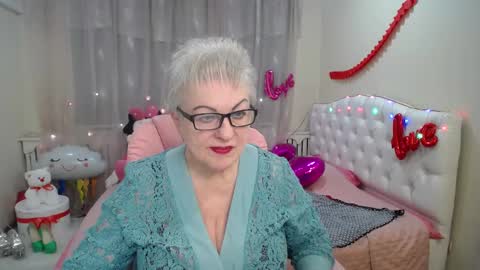 kaylesmoll online show from March 11, 2025, 10:53 pm