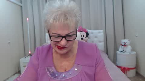 kaylesmoll online show from January 31, 2026, 7:45 pm