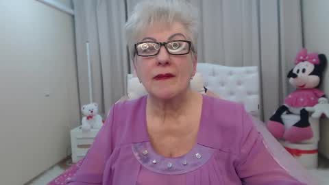 Snapshot of kaylesmoll chatting on February 28, 2026, 7:48 pm kaylesmoll online show from February 28, 2026, 7:48 pm