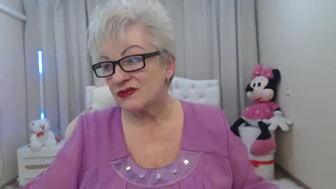 Snapshot of kaylesmoll chatting on March 17, 2026, 8:01 pm kaylesmoll online show from March 17, 2026, 8:01 pm
