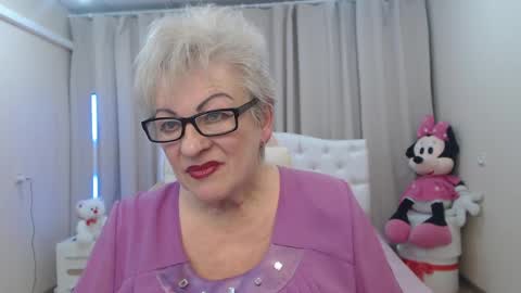 Snapshot of kaylesmoll chatting on March 20, 2026, 8:35 pm kaylesmoll online show from March 20, 2026, 8:35 pm