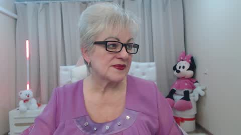 Snapshot of kaylesmoll chatting on March 21, 2026, 7:39 pm kaylesmoll online show from March 21, 2026, 7:39 pm