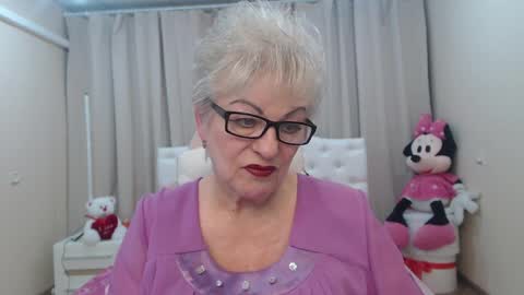 Snapshot of kaylesmoll chatting on March 25, 2026, 8:15 pm kaylesmoll online show from March 25, 2026, 8:15 pm