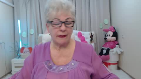 Snapshot of kaylesmoll chatting on April 1, 2026, 6:38 pm kaylesmoll online show from April 1, 2026, 6:38 pm