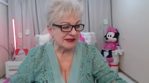 Snapshot of kaylesmoll chatting on April 11, 2026, 6:56 pm kaylesmoll online show from April 11, 2026, 6:56 pm