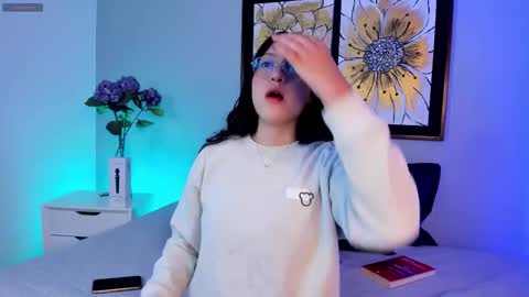 Kayli online show from December 21, 2025, 3:52 pm