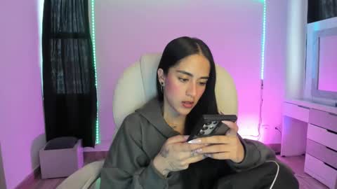 Snapshot of kaylie_xxx chatting on December 17, 2024, 8:32 pm kaylie online show from December 17, 2024, 8:32 pm