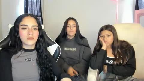 Snapshot of kaylie_xxx chatting on February 12, 2025, 9:33 pm kaylie online show from February 12, 2025, 9:33 pm