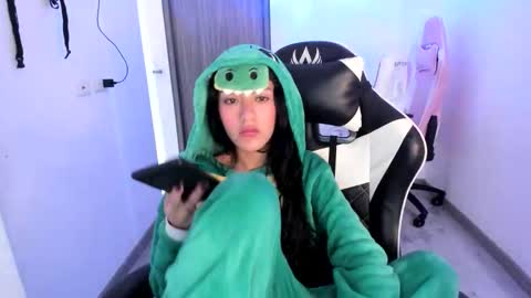 kaylie online show from November 19, 2025, 11:21 am