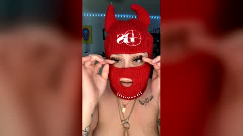 Snapshot of kaytiebandz chatting on March 10, 2026, 8:36 pm kaytiebandz online show from March 10, 2026, 8:36 pm