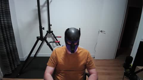 Snapshot of kaywolf89 chatting on November 4, 2025, 7:13 pm Neon online show from November 4, 2025, 7:13 pm