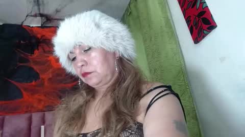 KAZSANDRAH online show from October 28, 2025, 1:03 pm