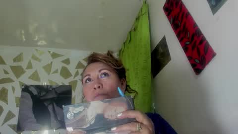 KAZSANDRAH online show from November 9, 2025, 10:08 pm