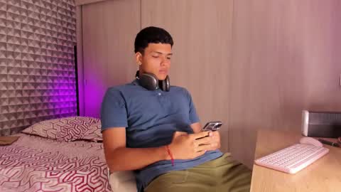 Snapshot of keinner_bigdick chatting on March 7, 2026, 1:13 am KEINNER online show from March 7, 2026, 1:13 am