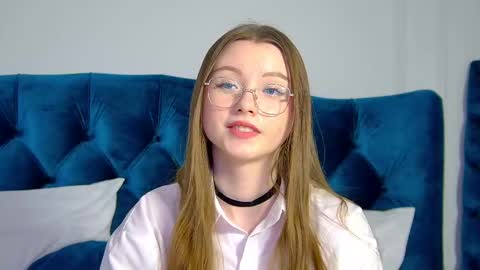 Keira online show from February 21, 2025, 4:07 am