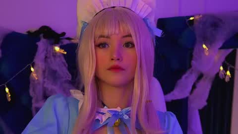 Keira online show from October 31, 2025, 6:42 pm