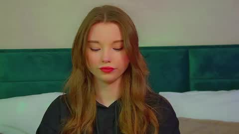 Keira online show from May 25, 2026, 6:03 pm
