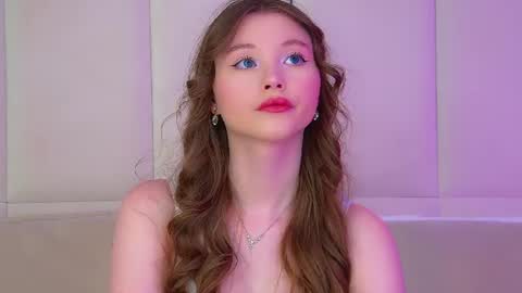Keira online show from June 29, 2026, 6:19 pm