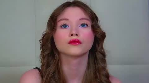 Keira online show from July 6, 2026, 6:32 pm