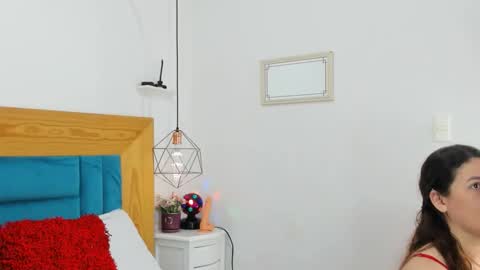 keisymoon_ online show from May 16, 2026, 4:09 am