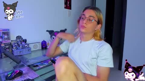 Snapshot of keita_moon chatting on October 16, 2025, 10:00 pm Keita moon online show from October 16, 2025, 10:00 pm