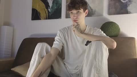 Mark online show from November 10, 2025, 10:09 pm