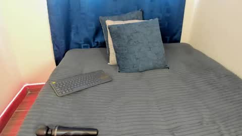 Snapshot of keket_smith chatting on September 12, 2025, 8:20 pm Keket online show from September 12, 2025, 8:20 pm