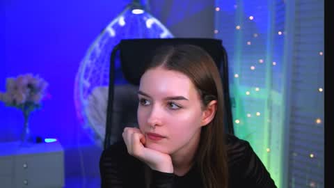kelliebanshe online show from May 11, 2026, 4:04 pm