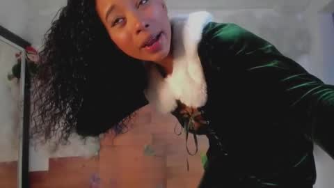 kelly__thomson online show from December 28, 2024, 9:30 pm