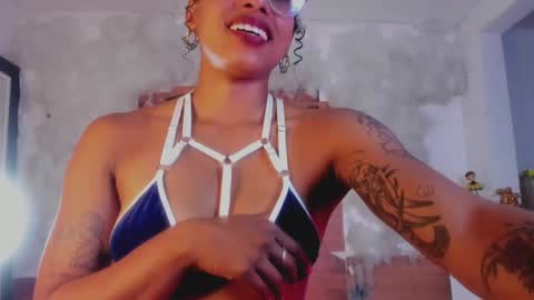 kelly__thomson online show from January 2, 2025, 10:01 pm