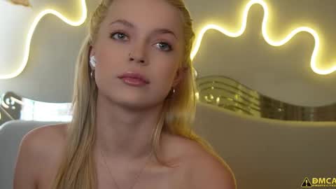 Snapshot of kelly_peachpiee chatting on September 16, 2025, 6:03 am Kelly online show from September 16, 2025, 6:03 am