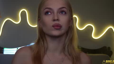 Kelly online show from October 14, 2025, 5:41 am