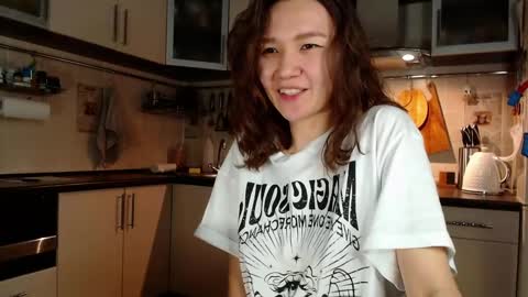 Snapshot of kelly_yon chatting on December 28, 2024, 8:47 pm Kelly online show from December 28, 2024, 8:47 pm