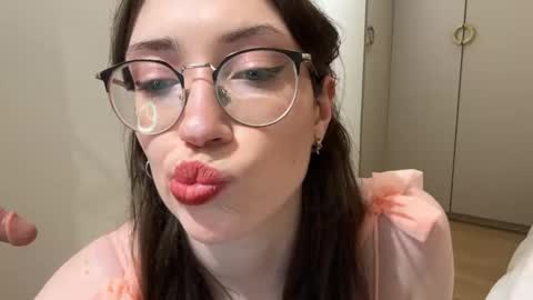 Kelly online show from January 11, 2026, 6:02 pm