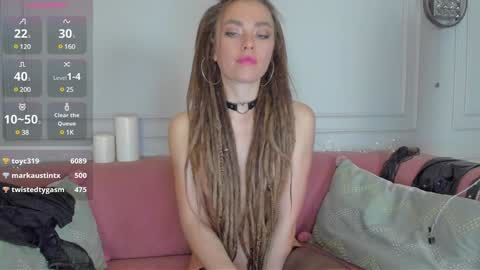 KellyFouler online show from December 8, 2024, 7:32 pm