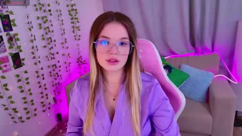 Snapshot of kellyhayden chatting on February 6, 2026, 12:19 pm Kelly online show from February 6, 2026, 12:19 pm