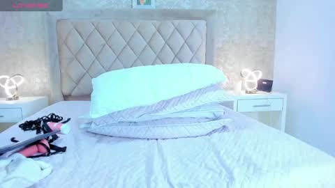 Snapshot of kellymillian_ chatting on December 5, 2024, 6:33 pm kellyMillian online show from December 5, 2024, 6:33 pm