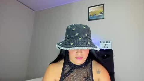 kellyMillian  online show from October 18, 2025, 7:14 pm